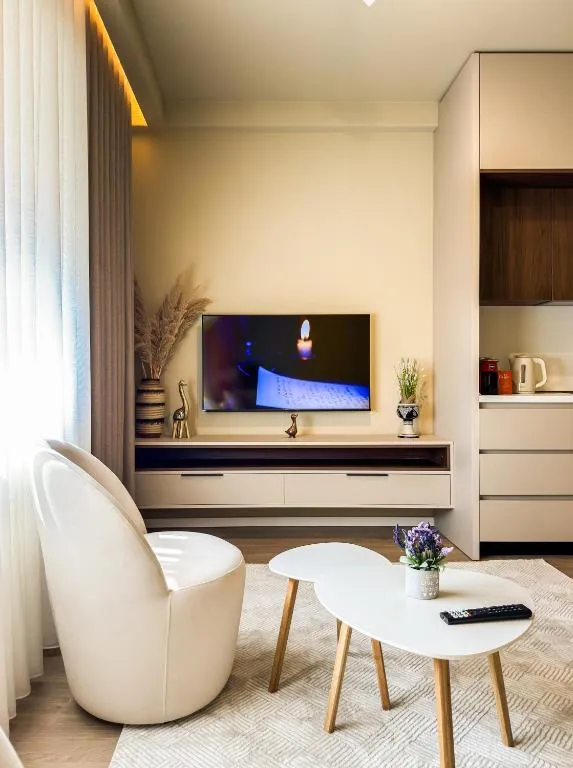 All Seasons Apartments - Free Parking & City Center