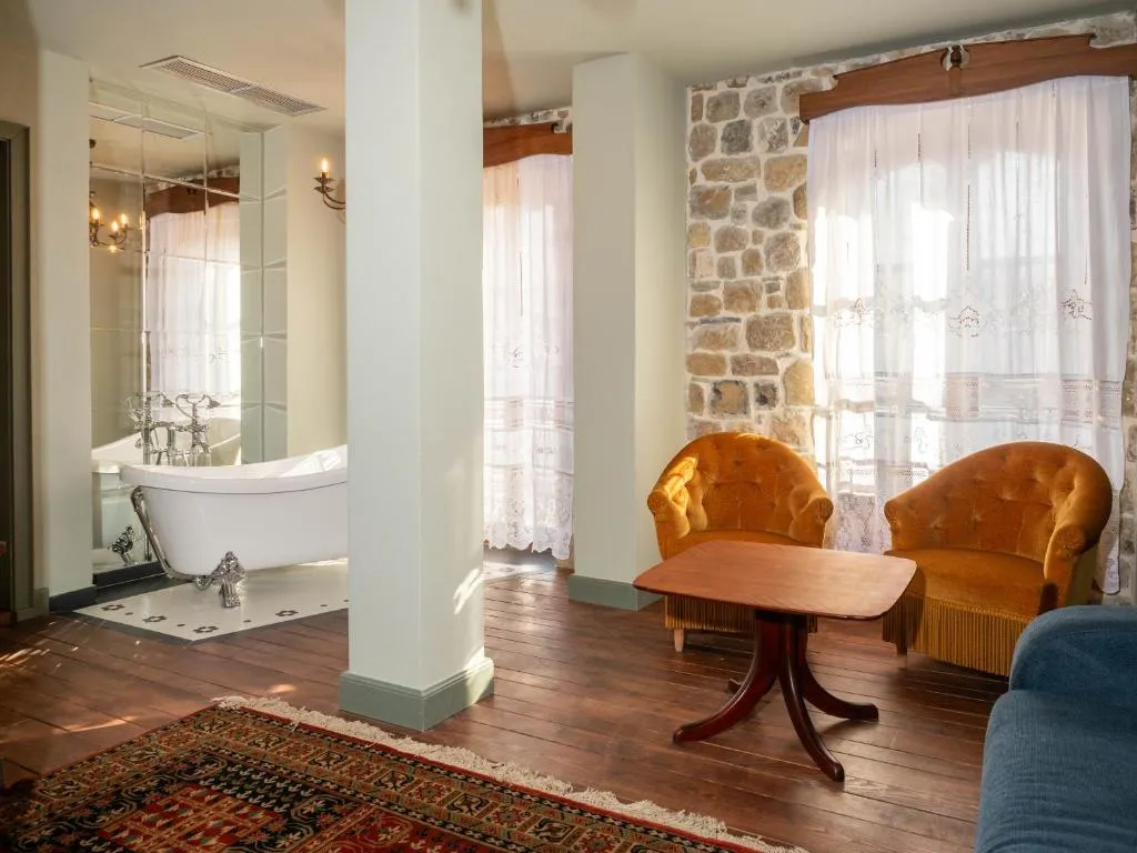 Vila Ebel Hotel Pool & Spa