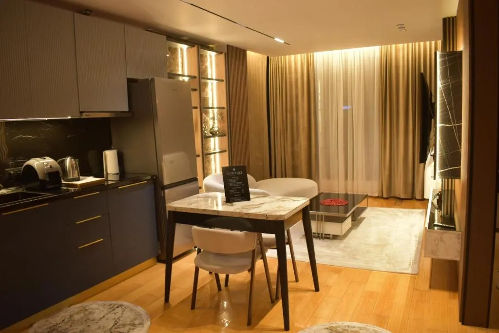 Stayinn Emerald Shkoder