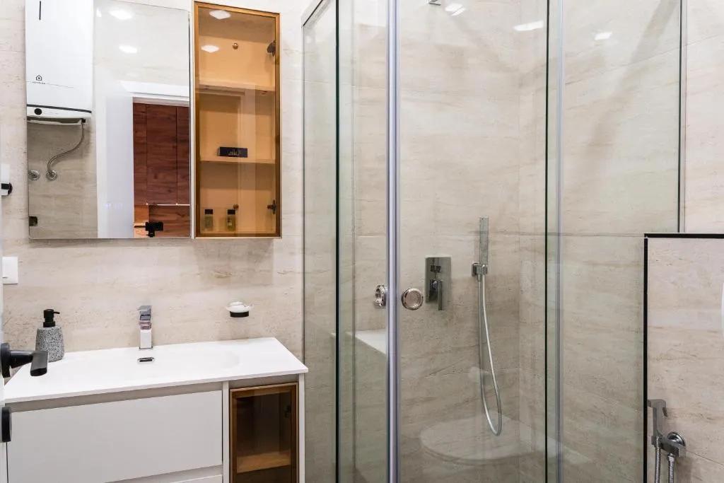 Modern Apartment with Balcony & Fast Wi-Fi & Self Check-in