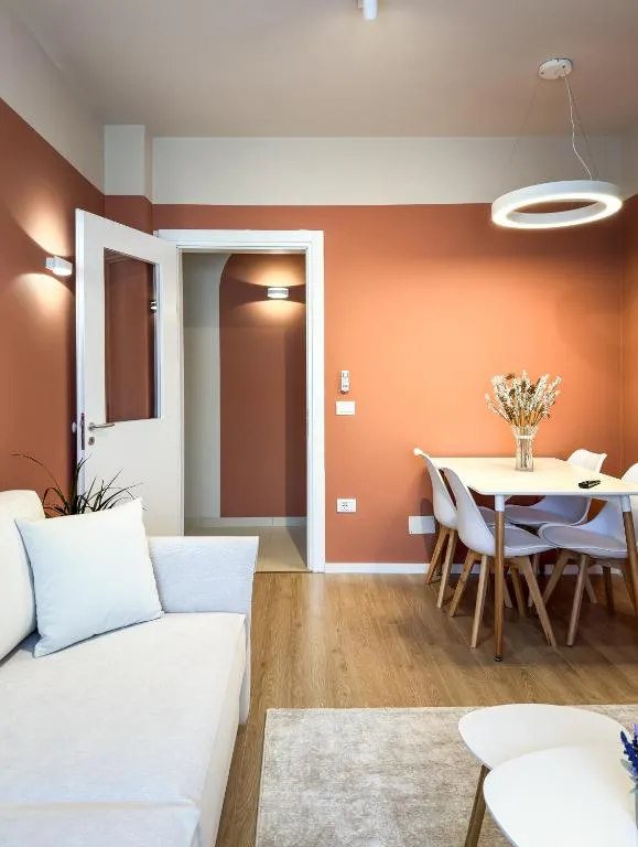 All Seasons Apartments - Free Parking & City Center