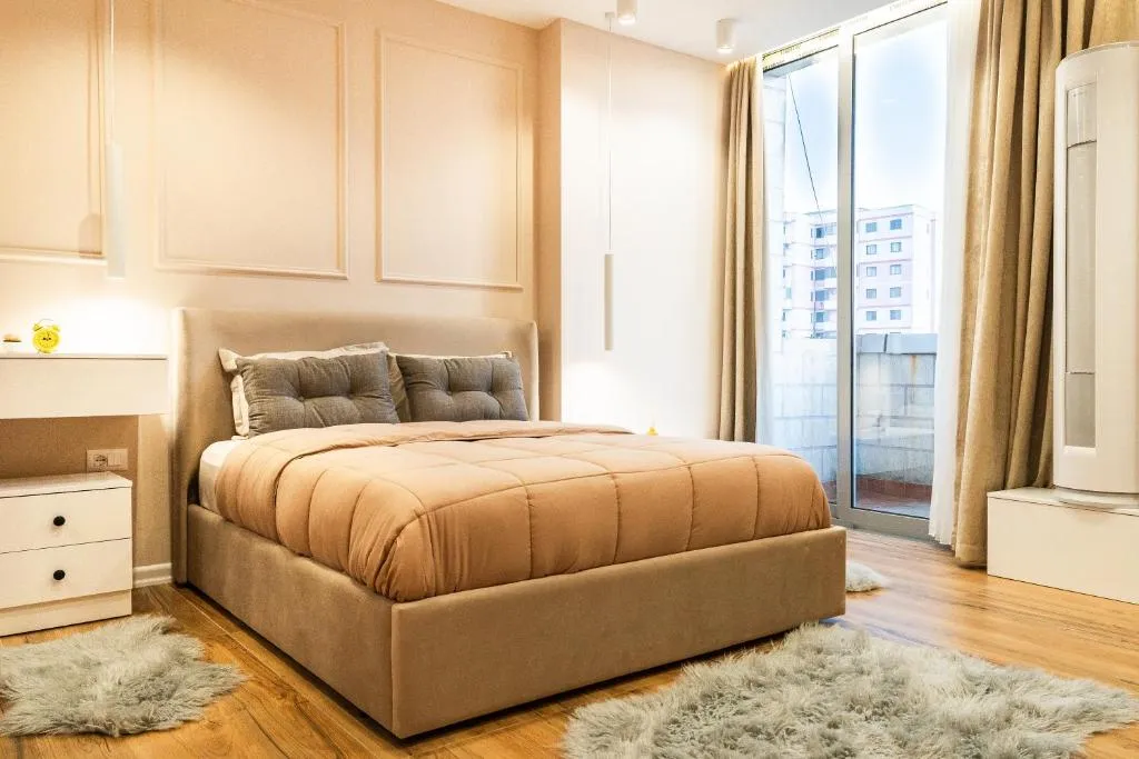 Modern Apartment with Balcony & Fast Wi-Fi & Self Check-in