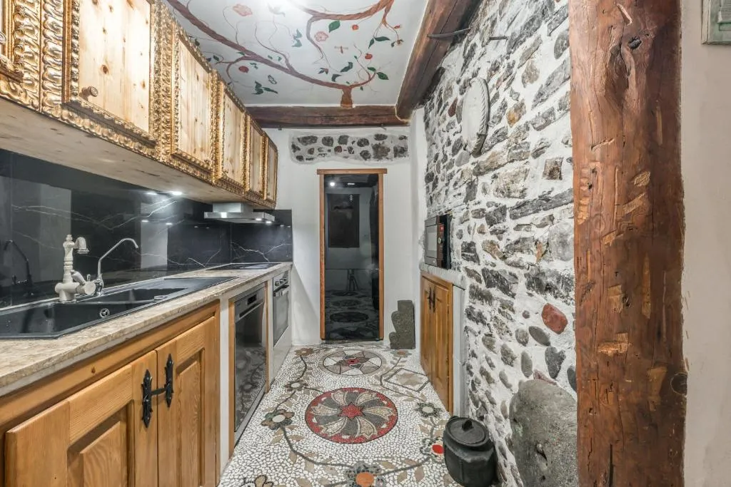 Kanuni Authentic Albanian House by PikHost