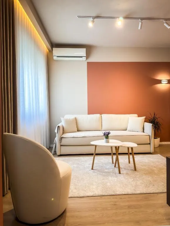 All Seasons Apartments - Free Parking & City Center