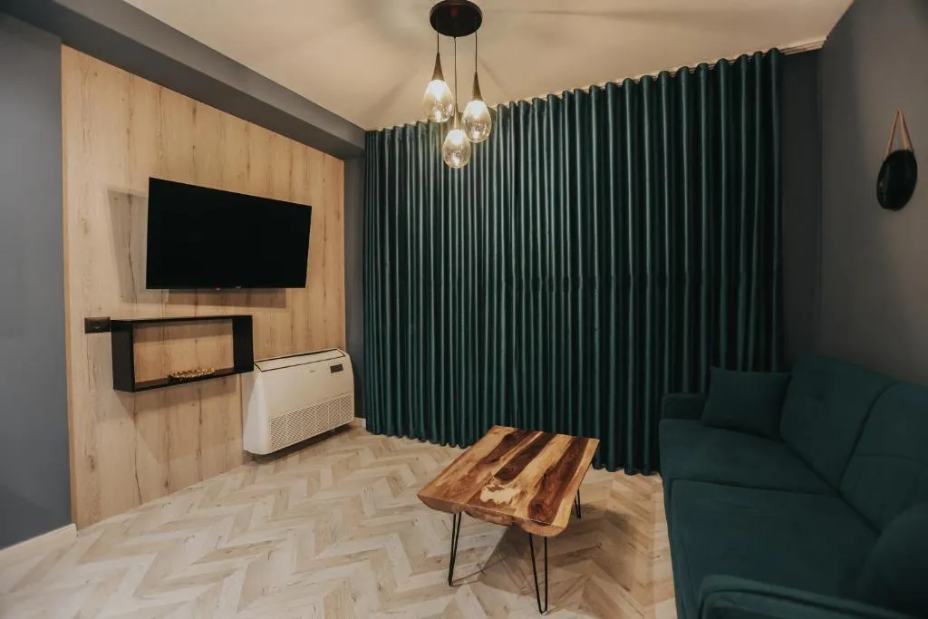 B.G Luxury Suites
