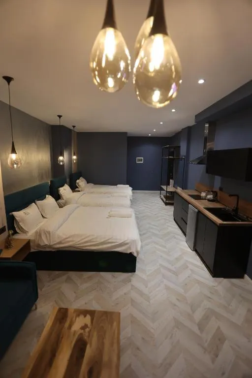 B.G Luxury Suites
