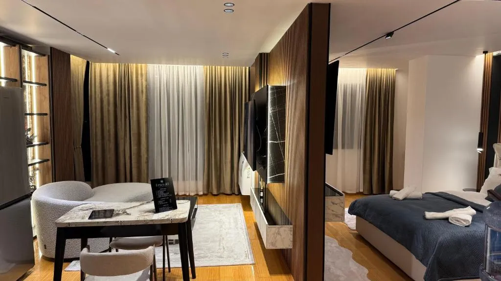 Stayinn Emerald Shkoder