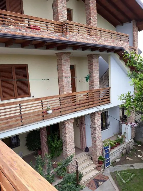 SARA'S VILLA
