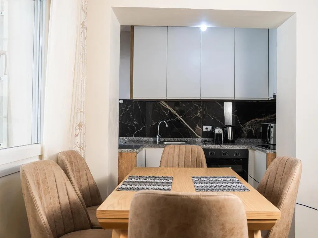 Quiet City Stay with Private Garage and 5 Min to Center