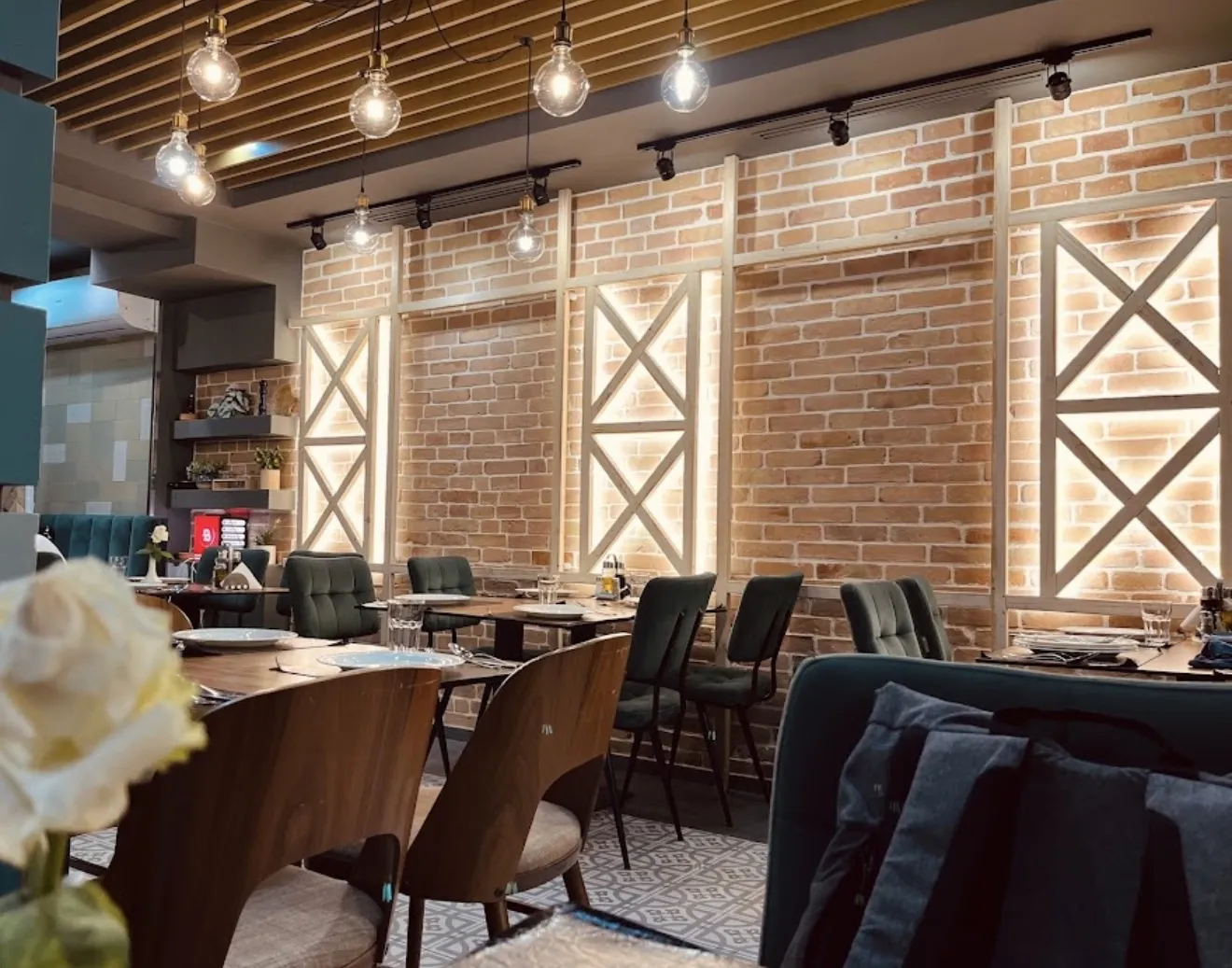 Restorant Pizzeri Tirona