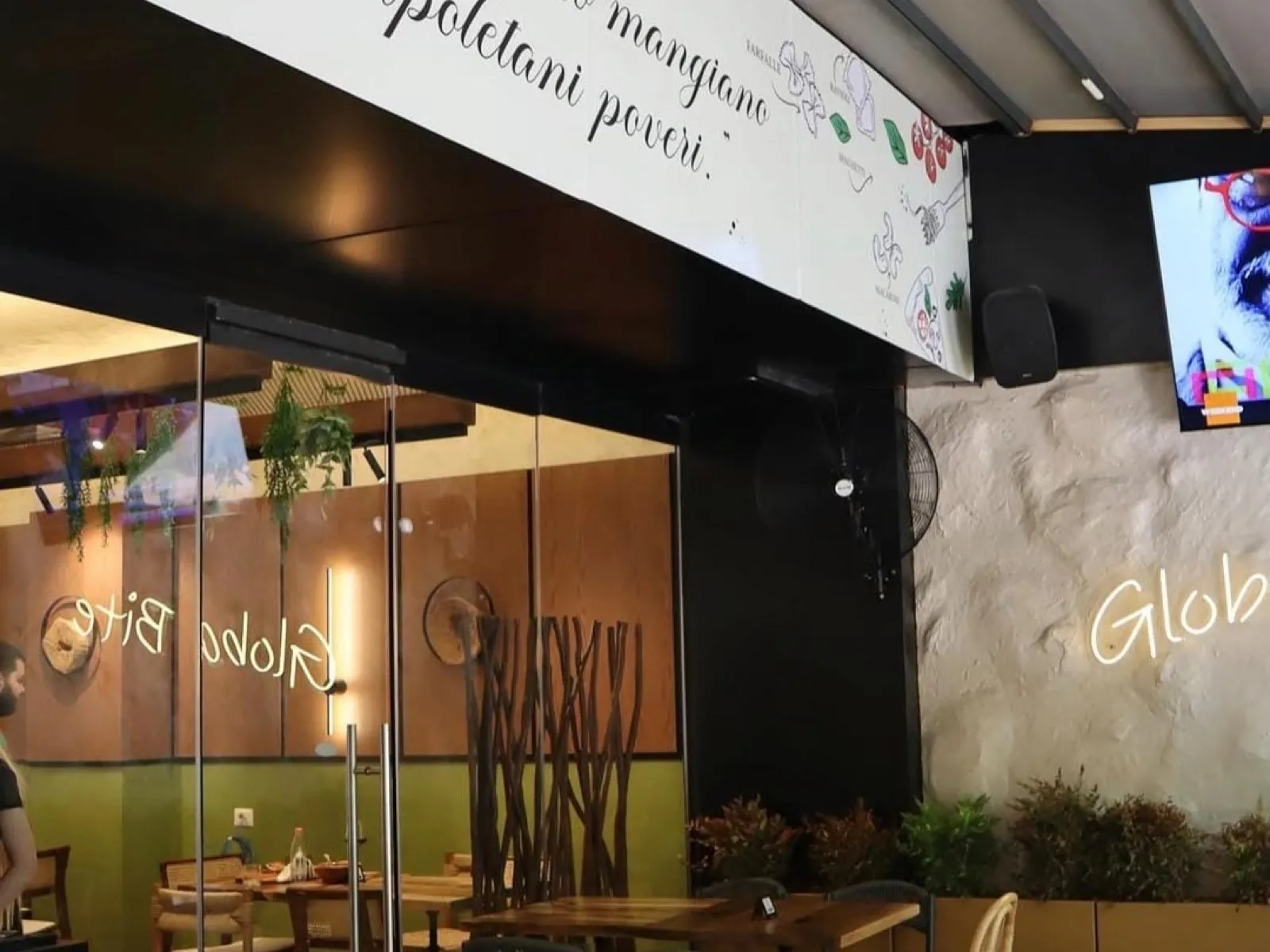 Global bite restaurant